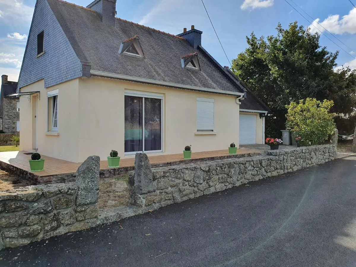 Gite Locmousteru 0*, Mousteru France