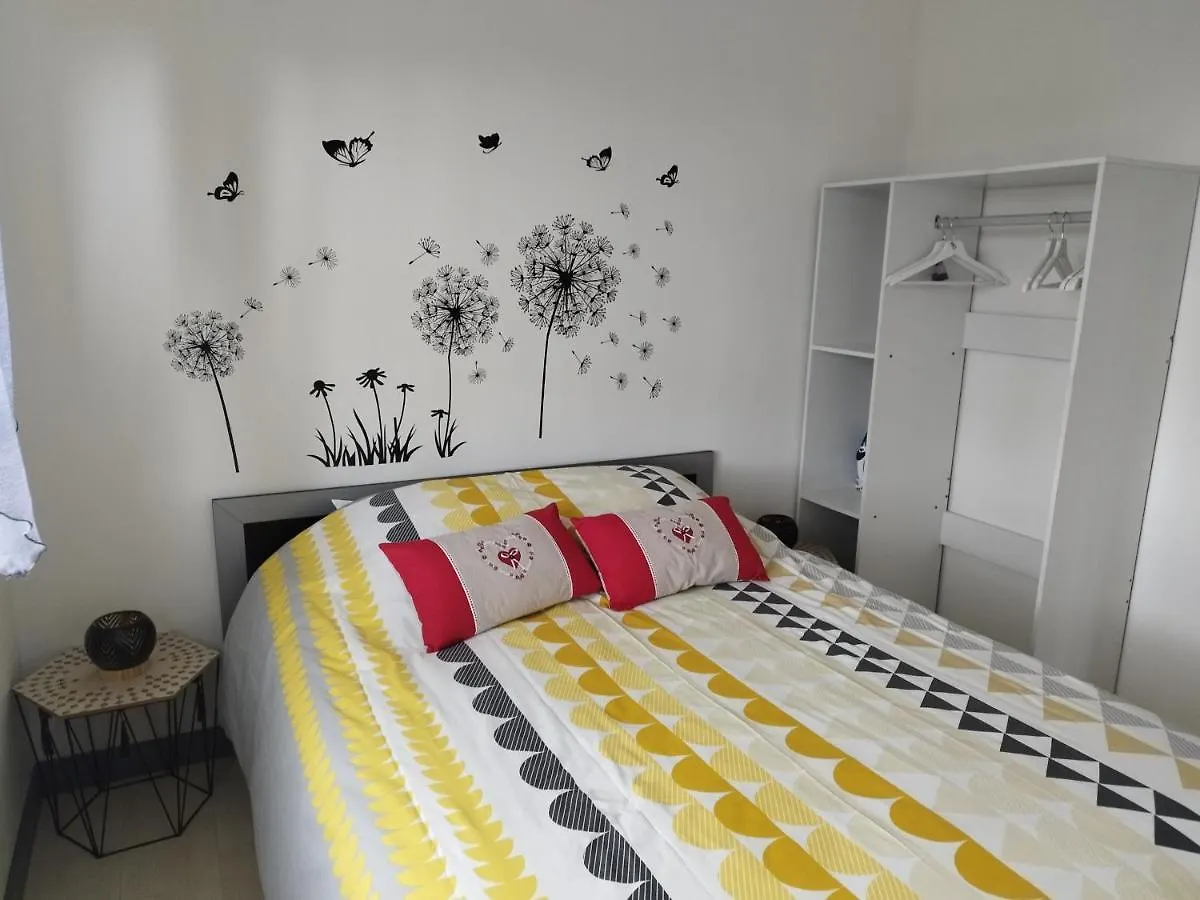 Holiday home Gite Locmousteru